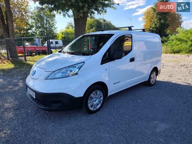 Белый Ниссан e-NV200, объемом двигателя 0 л и пробегом 71 тыс. км за 14999 $, фото 1 на Automoto.ua