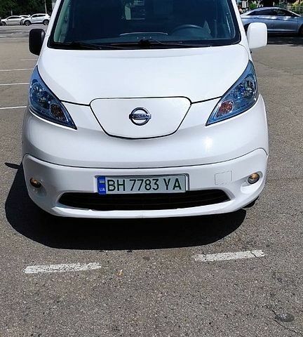 Белый Ниссан e-NV200, объемом двигателя 0 л и пробегом 120 тыс. км за 16300 $, фото 1 на Automoto.ua