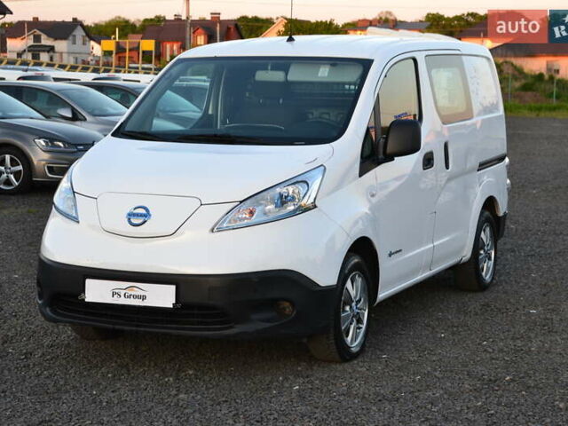 Белый Ниссан e-NV200, объемом двигателя 0 л и пробегом 92 тыс. км за 12200 $, фото 1 на Automoto.ua