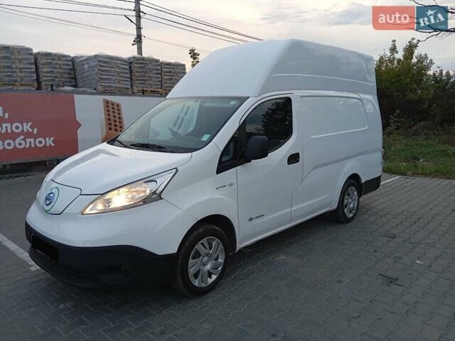 Белый Ниссан e-NV200, объемом двигателя 0 л и пробегом 58 тыс. км за 14700 $, фото 1 на Automoto.ua