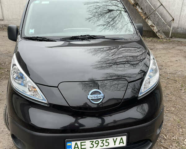 Черный Ниссан e-NV200, объемом двигателя 0 л и пробегом 96 тыс. км за 7900 $, фото 1 на Automoto.ua