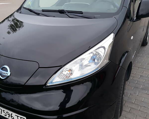 Чорний Ніссан e-NV200, об'ємом двигуна 0 л та пробігом 179 тис. км за 14000 $, фото 1 на Automoto.ua