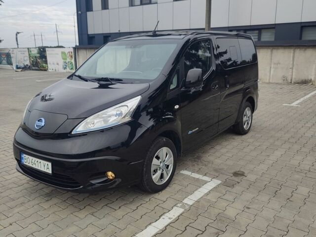 Чорний Ніссан e-NV200, об'ємом двигуна 0 л та пробігом 78 тис. км за 11500 $, фото 1 на Automoto.ua
