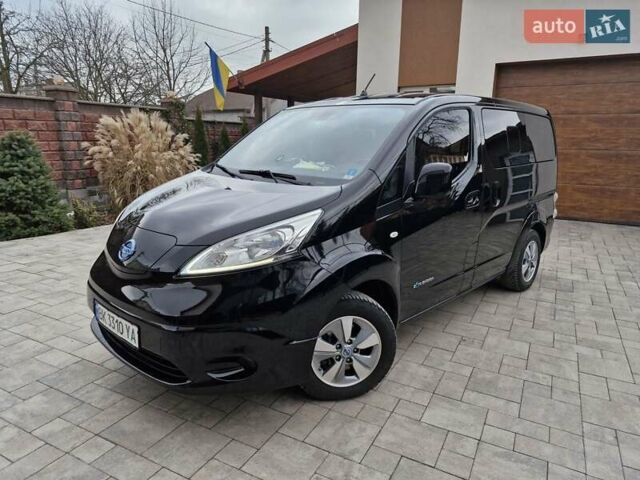 Черный Ниссан e-NV200, объемом двигателя 0 л и пробегом 145 тыс. км за 10500 $, фото 1 на Automoto.ua