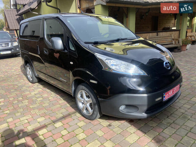 Черный Ниссан e-NV200, объемом двигателя 0 л и пробегом 48 тыс. км за 10850 $, фото 1 на Automoto.ua