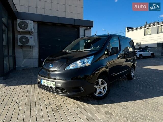 Черный Ниссан e-NV200, объемом двигателя 0 л и пробегом 55 тыс. км за 12550 $, фото 1 на Automoto.ua
