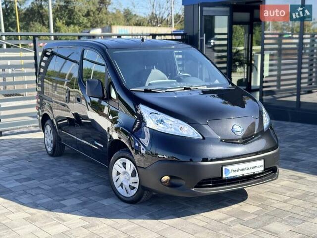 Черный Ниссан e-NV200, объемом двигателя 0 л и пробегом 32 тыс. км за 16900 $, фото 1 на Automoto.ua