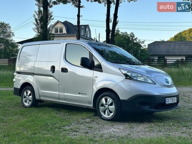 Серый Ниссан e-NV200, объемом двигателя 0 л и пробегом 94 тыс. км за 15500 $, фото 1 на Automoto.ua