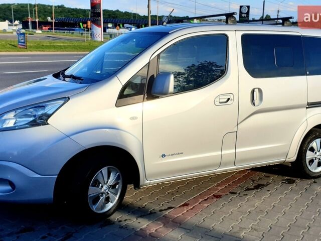 Серый Ниссан e-NV200, объемом двигателя 0 л и пробегом 90 тыс. км за 14100 $, фото 1 на Automoto.ua