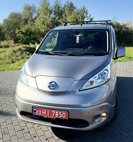 Серый Ниссан e-NV200, объемом двигателя 0 л и пробегом 102 тыс. км за 9300 $, фото 1 на Automoto.ua