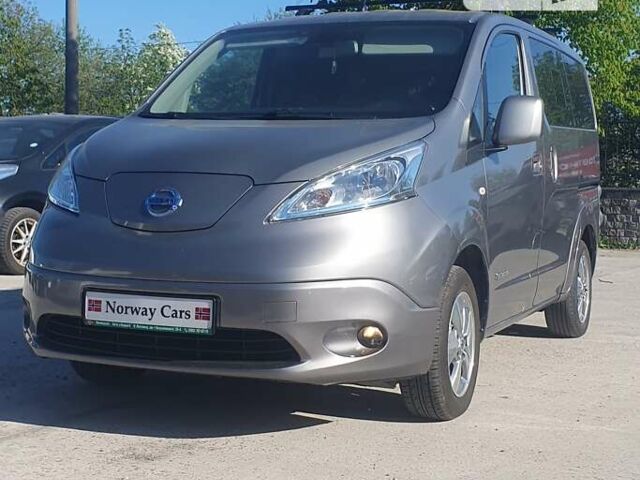 Сірий Ніссан e-NV200, об'ємом двигуна 0 л та пробігом 94 тис. км за 13200 $, фото 1 на Automoto.ua