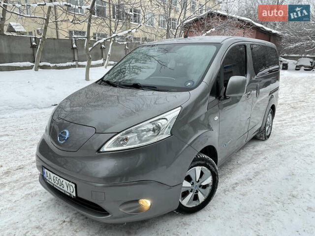 Сірий Ніссан e-NV200, об'ємом двигуна 0 л та пробігом 200 тис. км за 15900 $, фото 1 на Automoto.ua