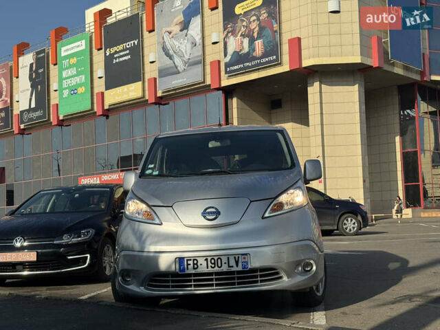 Серый Ниссан e-NV200, объемом двигателя 0 л и пробегом 119 тыс. км за 15700 $, фото 1 на Automoto.ua