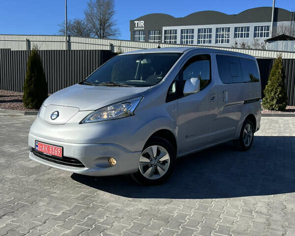 Серый Ниссан e-NV200, объемом двигателя 0 л и пробегом 80 тыс. км за 16900 $, фото 1 на Automoto.ua