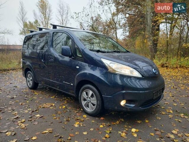 Синий Ниссан e-NV200, объемом двигателя 0 л и пробегом 122 тыс. км за 10400 $, фото 1 на Automoto.ua
