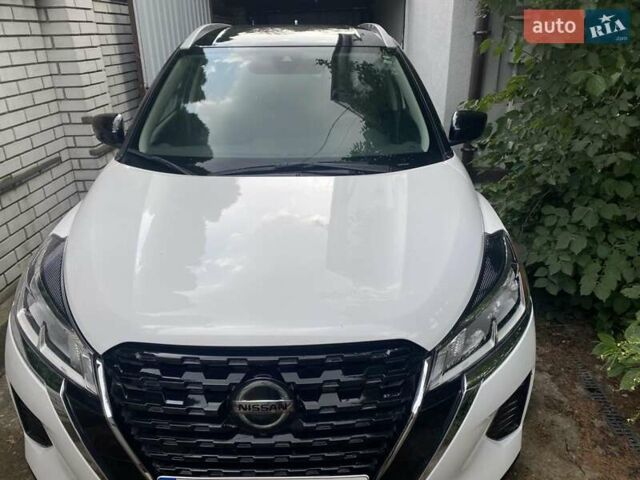 Белый Ниссан Kicks, объемом двигателя 1.6 л и пробегом 46 тыс. км за 16500 $, фото 1 на Automoto.ua