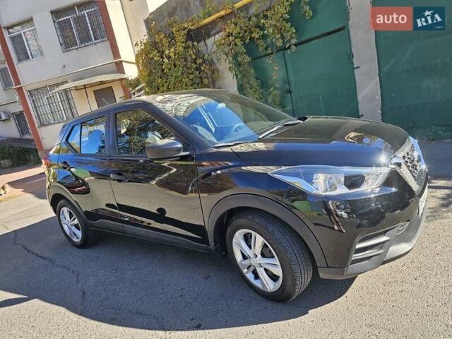 Черный Ниссан Kicks, объемом двигателя 1.6 л и пробегом 22 тыс. км за 12000 $, фото 1 на Automoto.ua