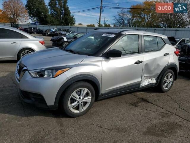 Серый Ниссан Kicks, объемом двигателя 1.6 л и пробегом 81 тыс. км за 3000 $, фото 1 на Automoto.ua