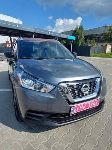 Серый Ниссан Kicks, объемом двигателя 1.6 л и пробегом 33 тыс. км за 14499 $, фото 1 на Automoto.ua