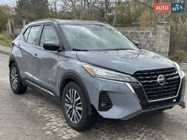 Серый Ниссан Kicks, объемом двигателя 1.6 л и пробегом 122 тыс. км за 12100 $, фото 1 на Automoto.ua