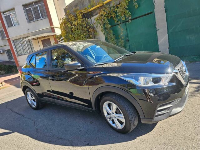 Черный Ниссан Kix, объемом двигателя 1.6 л и пробегом 22 тыс. км за 12000 $, фото 1 на Automoto.ua