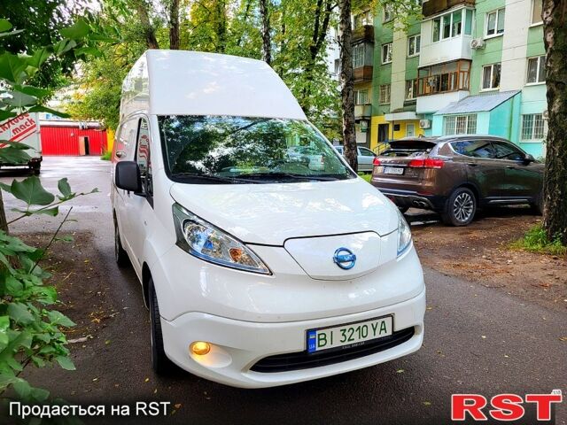 Белый Ниссан NV200, объемом двигателя 80 л и пробегом 23 тыс. км за 15900 $, фото 1 на Automoto.ua