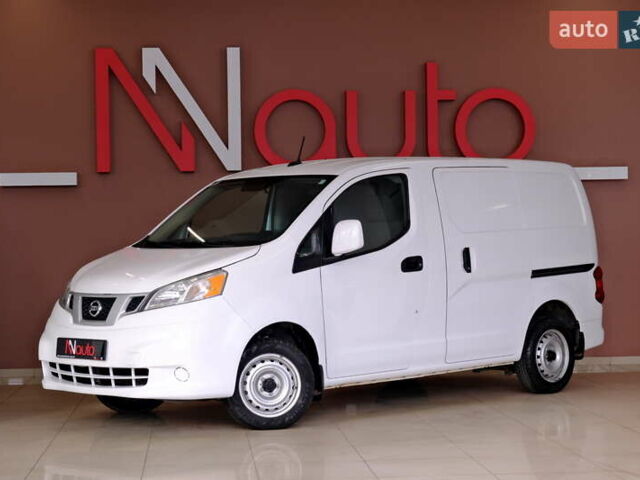 Белый Ниссан NV200, объемом двигателя 2 л и пробегом 124 тыс. км за 11900 $, фото 1 на Automoto.ua