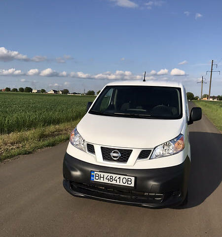 Білий Ніссан NV200, об'ємом двигуна 2 л та пробігом 115 тис. км за 9900 $, фото 1 на Automoto.ua