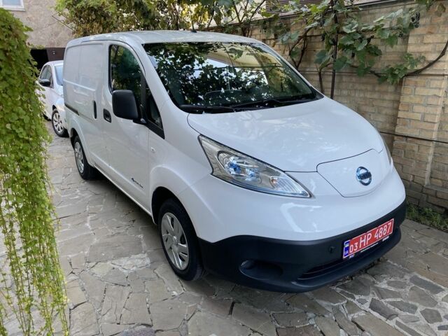 Білий Ніссан NV200, об'ємом двигуна 0 л та пробігом 39 тис. км за 360 $, фото 1 на Automoto.ua