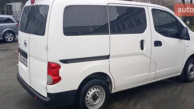 Белый Ниссан NV200, объемом двигателя 1.46 л и пробегом 318 тыс. км за 7400 $, фото 1 на Automoto.ua