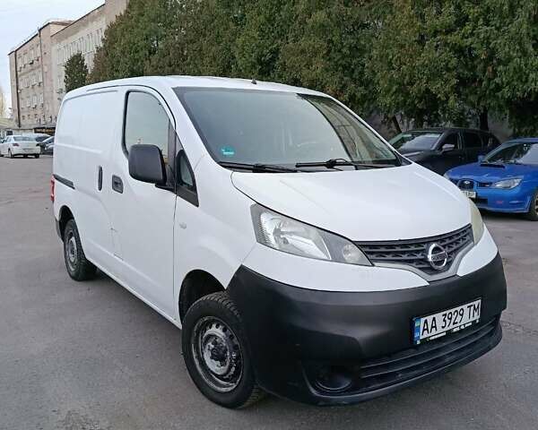 Білий Ніссан NV200, об'ємом двигуна 1.46 л та пробігом 217 тис. км за 8000 $, фото 1 на Automoto.ua