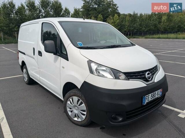 Белый Ниссан NV200, объемом двигателя 1.5 л и пробегом 151 тыс. км за 11500 $, фото 1 на Automoto.ua