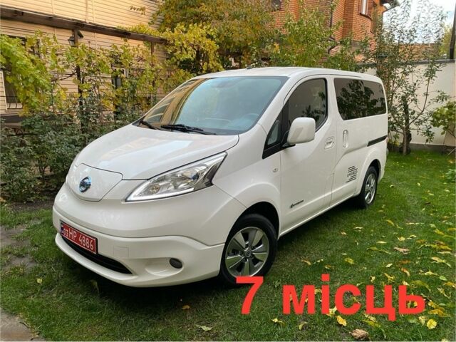 Білий Ніссан NV200, об'ємом двигуна 0 л та пробігом 47 тис. км за 17500 $, фото 1 на Automoto.ua