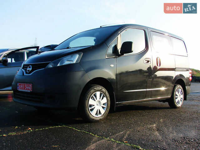 Чорний Ніссан NV200, об'ємом двигуна 0 л та пробігом 210 тис. км за 10200 $, фото 1 на Automoto.ua