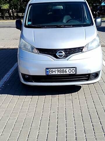 Серый Ниссан NV200, объемом двигателя 1.46 л и пробегом 300 тыс. км за 8000 $, фото 1 на Automoto.ua