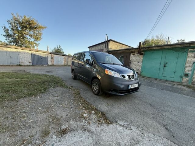 Синий Ниссан NV200, объемом двигателя 2 л и пробегом 184 тыс. км за 11000 $, фото 1 на Automoto.ua