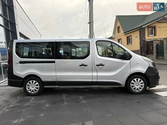 Сірий Ніссан NV300, об'ємом двигуна 2 л та пробігом 207 тис. км за 25500 $, фото 1 на Automoto.ua