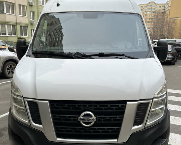 Белый Ниссан NV400, объемом двигателя 2.3 л и пробегом 260 тыс. км за 16900 $, фото 1 на Automoto.ua