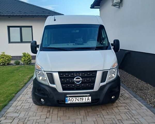 Білий Ніссан NV400, об'ємом двигуна 2.3 л та пробігом 348 тис. км за 18000 $, фото 1 на Automoto.ua
