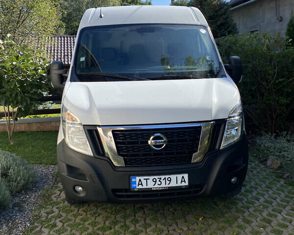 Белый Ниссан NV400, объемом двигателя 2.3 л и пробегом 255 тыс. км за 19500 $, фото 1 на Automoto.ua