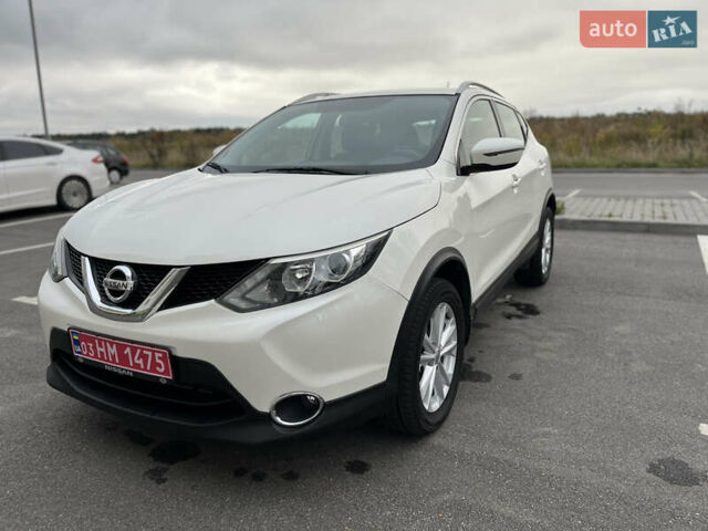 Белый Ниссан Rogue Sport, объемом двигателя 2 л и пробегом 76 тыс. км за 14900 $, фото 1 на Automoto.ua