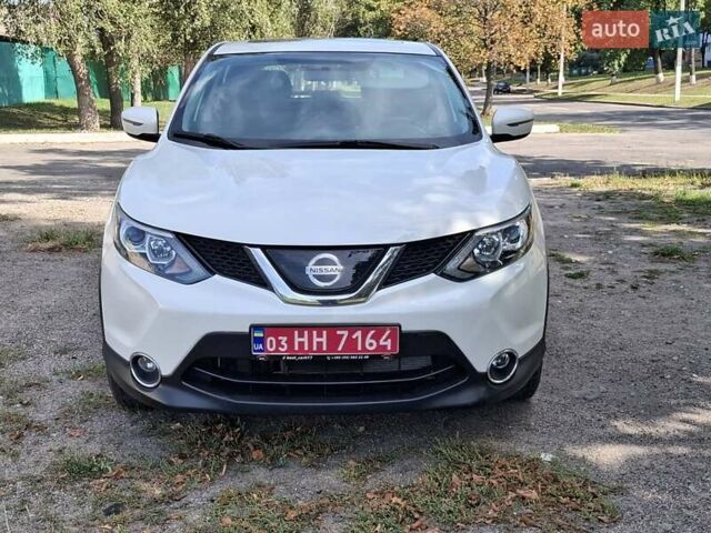 Белый Ниссан Rogue Sport, объемом двигателя 2 л и пробегом 155 тыс. км за 15500 $, фото 1 на Automoto.ua