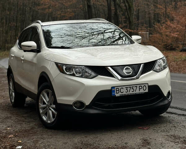 Белый Ниссан Rogue Sport, объемом двигателя 2 л и пробегом 81 тыс. км за 16500 $, фото 1 на Automoto.ua