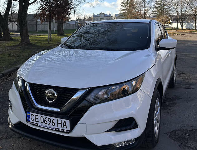 Белый Ниссан Rogue Sport, объемом двигателя 2 л и пробегом 42 тыс. км за 16000 $, фото 1 на Automoto.ua