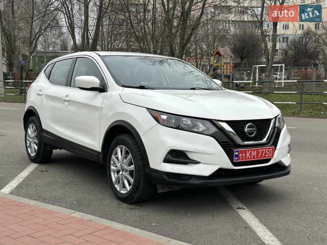 Белый Ниссан Rogue Sport, объемом двигателя 2 л и пробегом 111 тыс. км за 15500 $, фото 1 на Automoto.ua