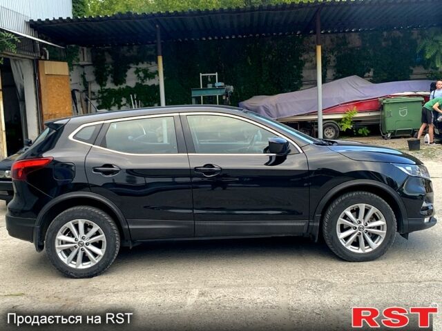 Чорний Ніссан Rogue Sport, об'ємом двигуна 2 л та пробігом 58 тис. км за 14399 $, фото 1 на Automoto.ua
