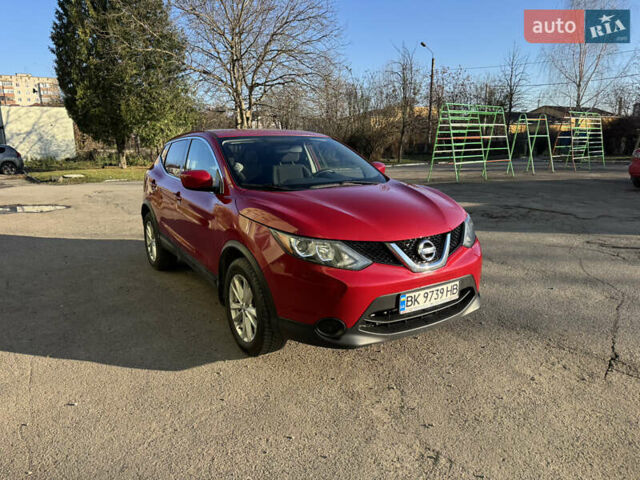 Красный Ниссан Rogue Sport, объемом двигателя 2 л и пробегом 139 тыс. км за 12300 $, фото 1 на Automoto.ua