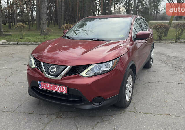 Красный Ниссан Rogue Sport, объемом двигателя 2 л и пробегом 140 тыс. км за 13500 $, фото 1 на Automoto.ua
