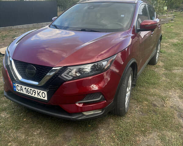 Красный Ниссан Rogue Sport, объемом двигателя 2 л и пробегом 155 тыс. км за 16000 $, фото 1 на Automoto.ua