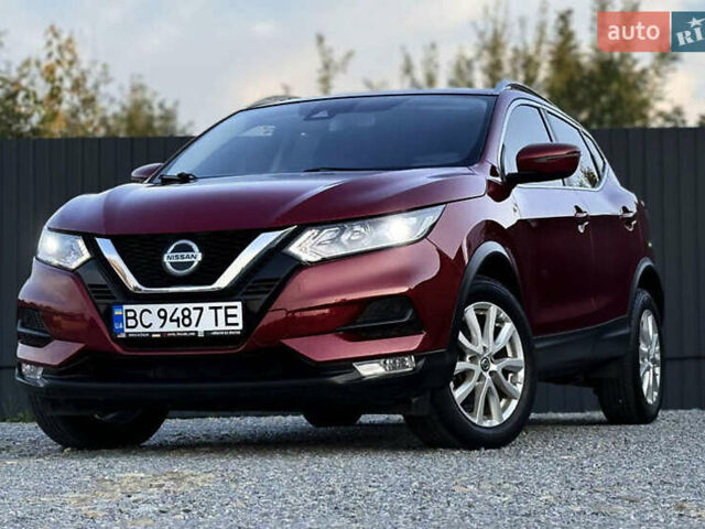 Красный Ниссан Rogue Sport, объемом двигателя 2 л и пробегом 112 тыс. км за 18800 $, фото 1 на Automoto.ua